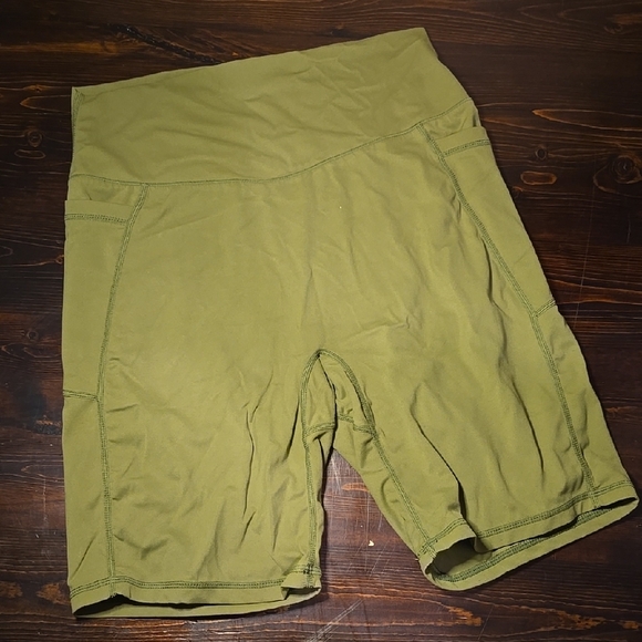 Sunzel Green Bike Shorts with Stretchy Fabric and Mid-Thigh Length - Picture 1 of 3